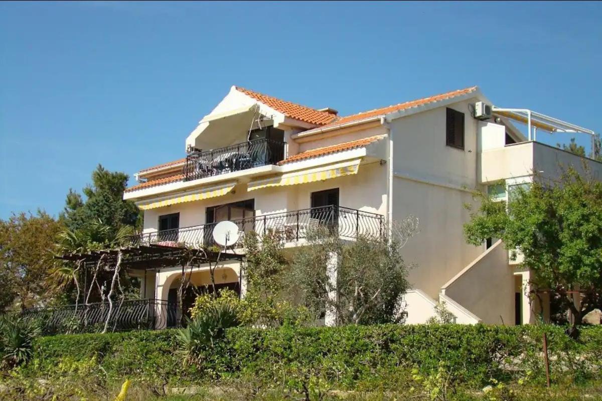 Apartments Davorka Simuni Ngoại thất bức ảnh