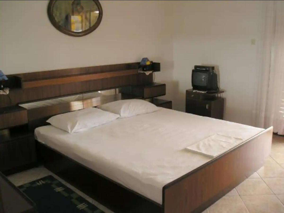 Apartments Davorka Simuni Ngoại thất bức ảnh